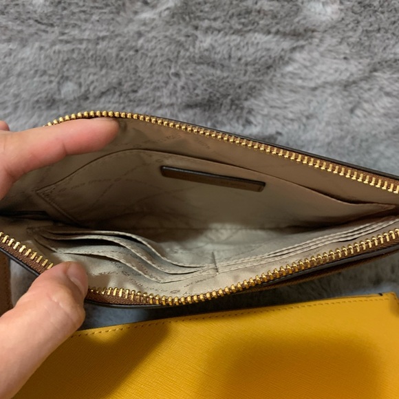 MICHAEL KORS XL POP CLUTCH WRISTLET LEATHER - Picture 5 of 6